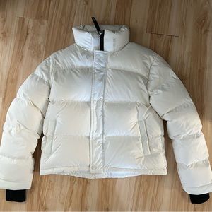 Aritzia Super Puff Shorty XS